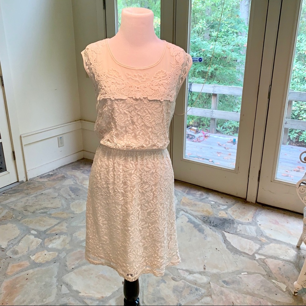 NWT BAR111 size small mini creme dress